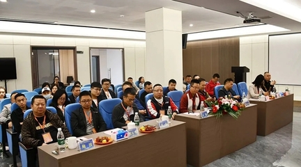 百V全屋定制數(shù)字工廠迎來成都家具商會(huì)交流沙龍